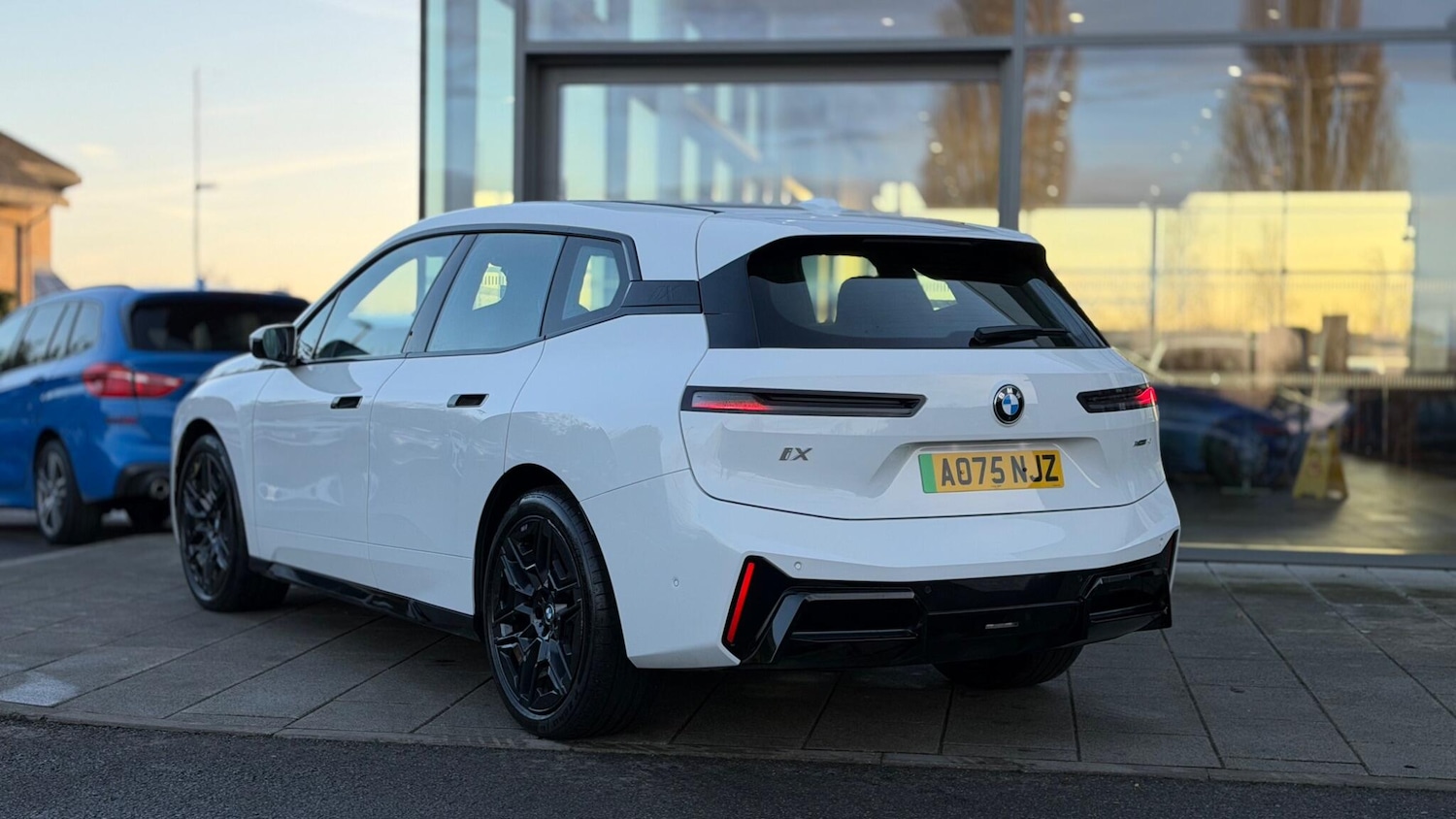 Used BMW iX 2025 for sale - 77124666: Photo 2