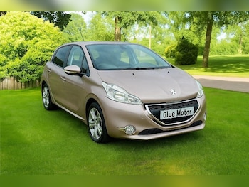 Peugeot - 208