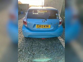 Used Toyota Aqua 2012 for sale - 77009169: Photo