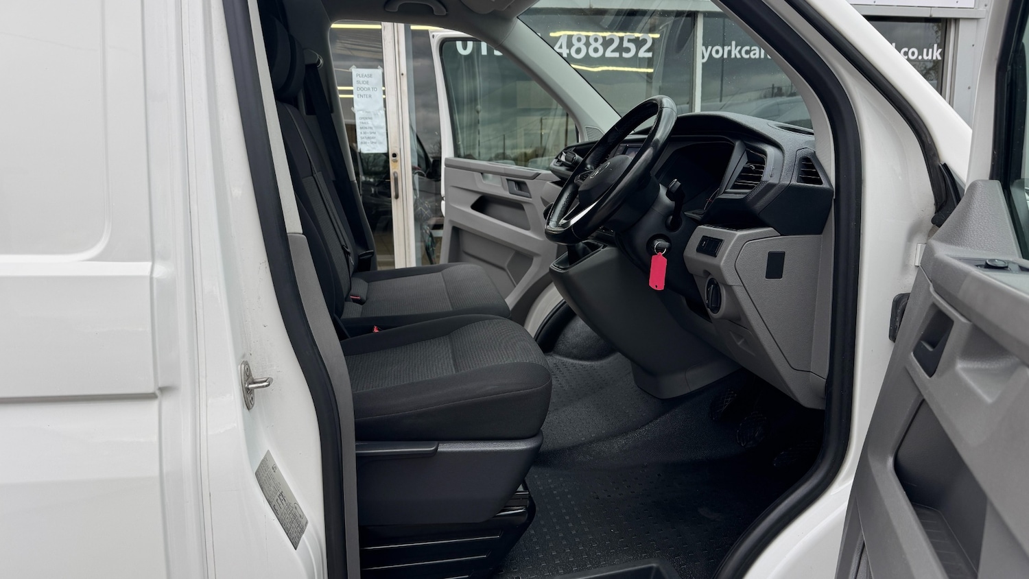 Used Volkswagen Transporter 2021 for sale - 78133650: Photo 9