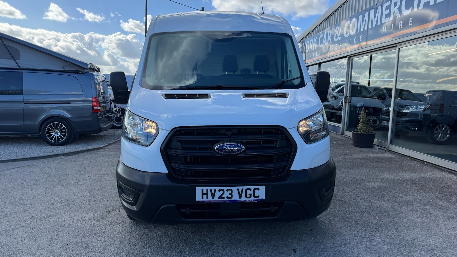 Used Ford Transit 2023 for sale - 77889360: Photo 2