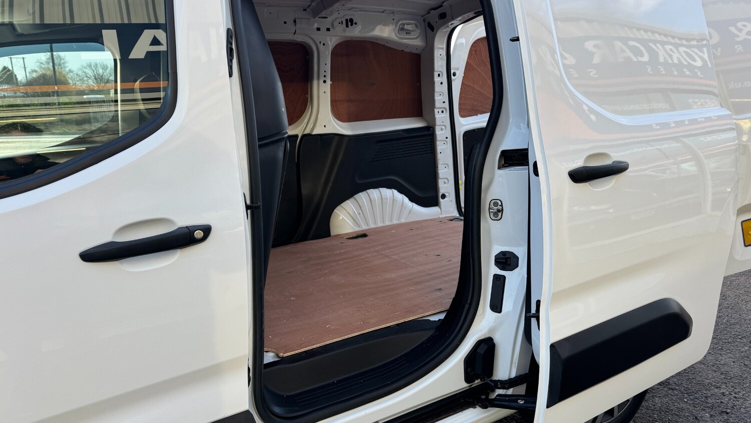 Used Citroen Berlingo 2021 for sale - 77272210: Photo 9