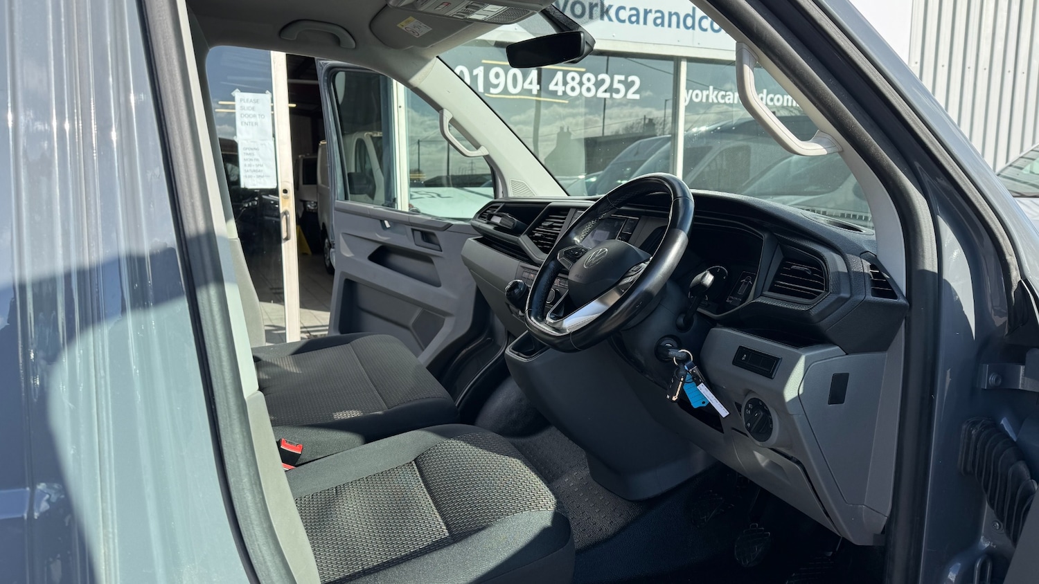 Used Volkswagen Transporter 2023 for sale - 77877200: Photo 11