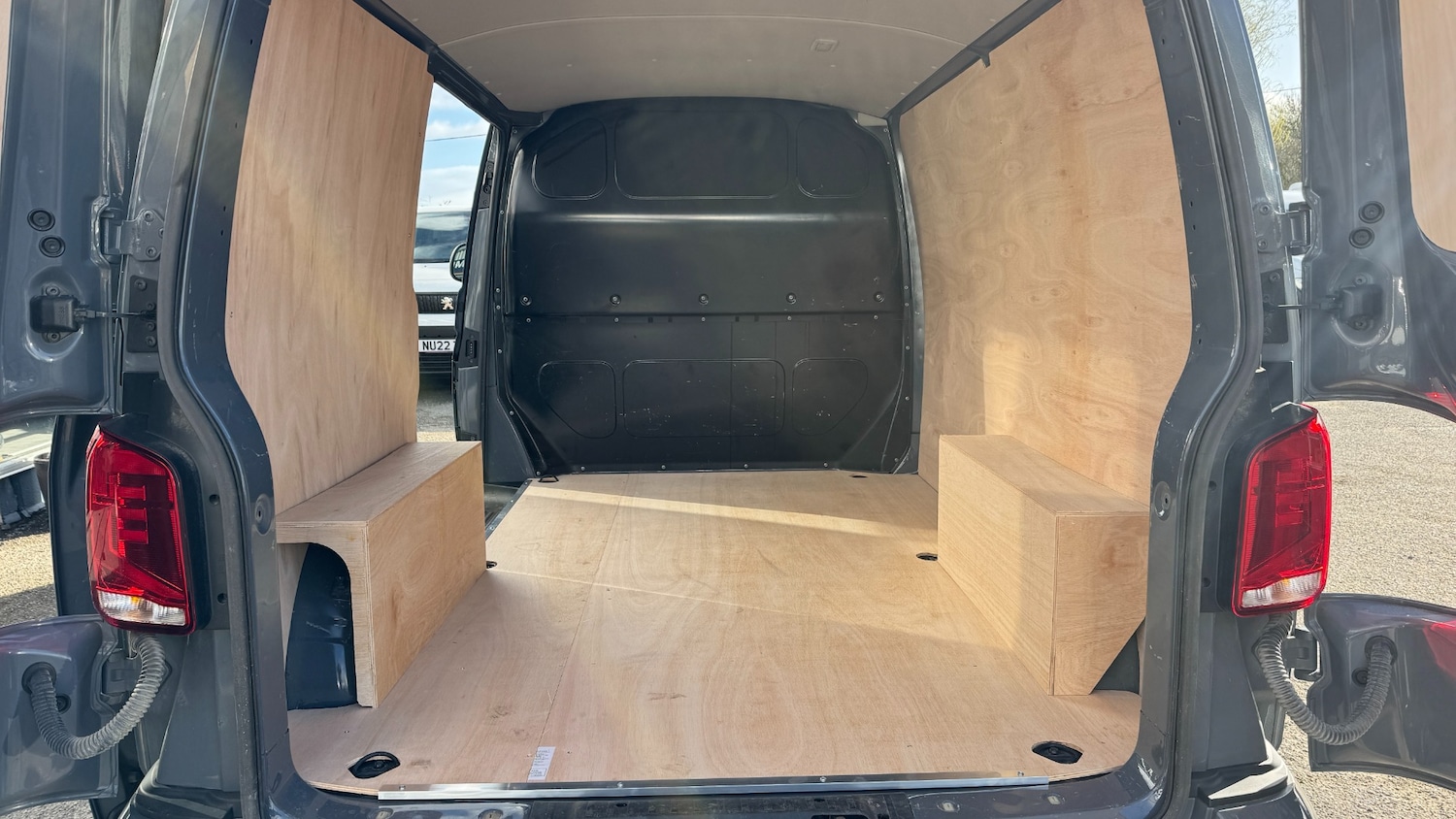 Used Volkswagen Transporter 2023 for sale - 77877200: Photo 9