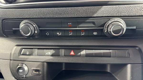 Used Peugeot e-Expert 2022 for sale - 76243794: Photo 13