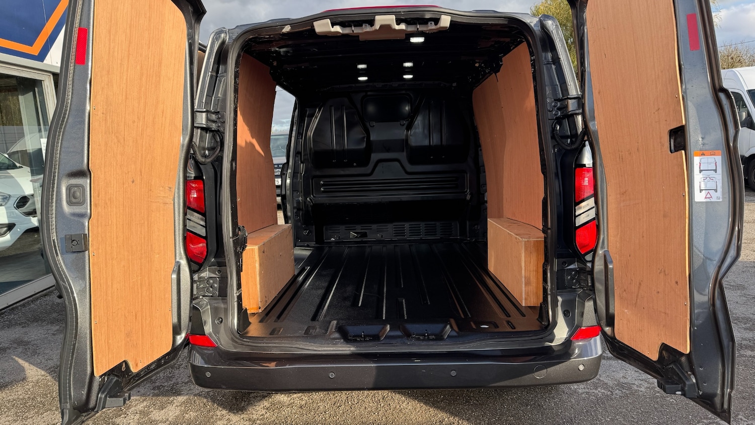 Used Ford Transit Custom 2024 for sale - 76588391: Photo 7