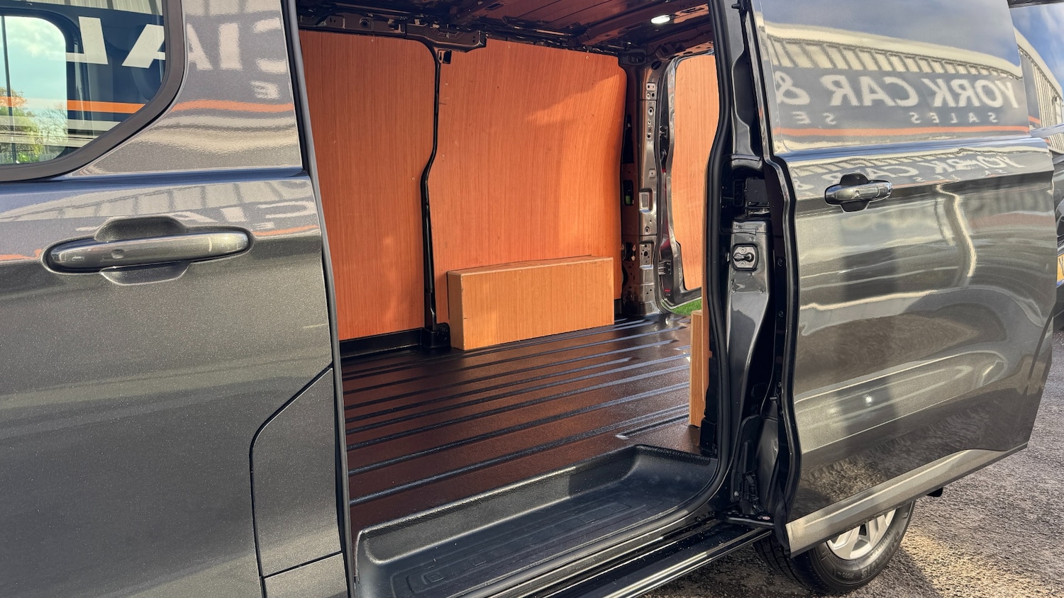 Used Ford Transit Custom 2024 for sale - 76588391: Photo 9