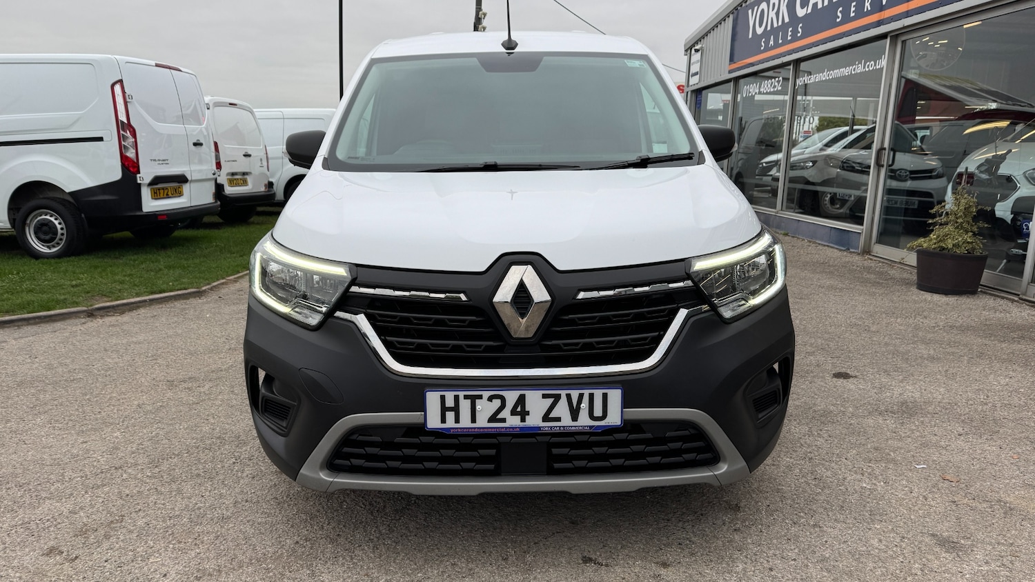 Used Renault Kangoo 2024 for sale - 76309720: Photo 2