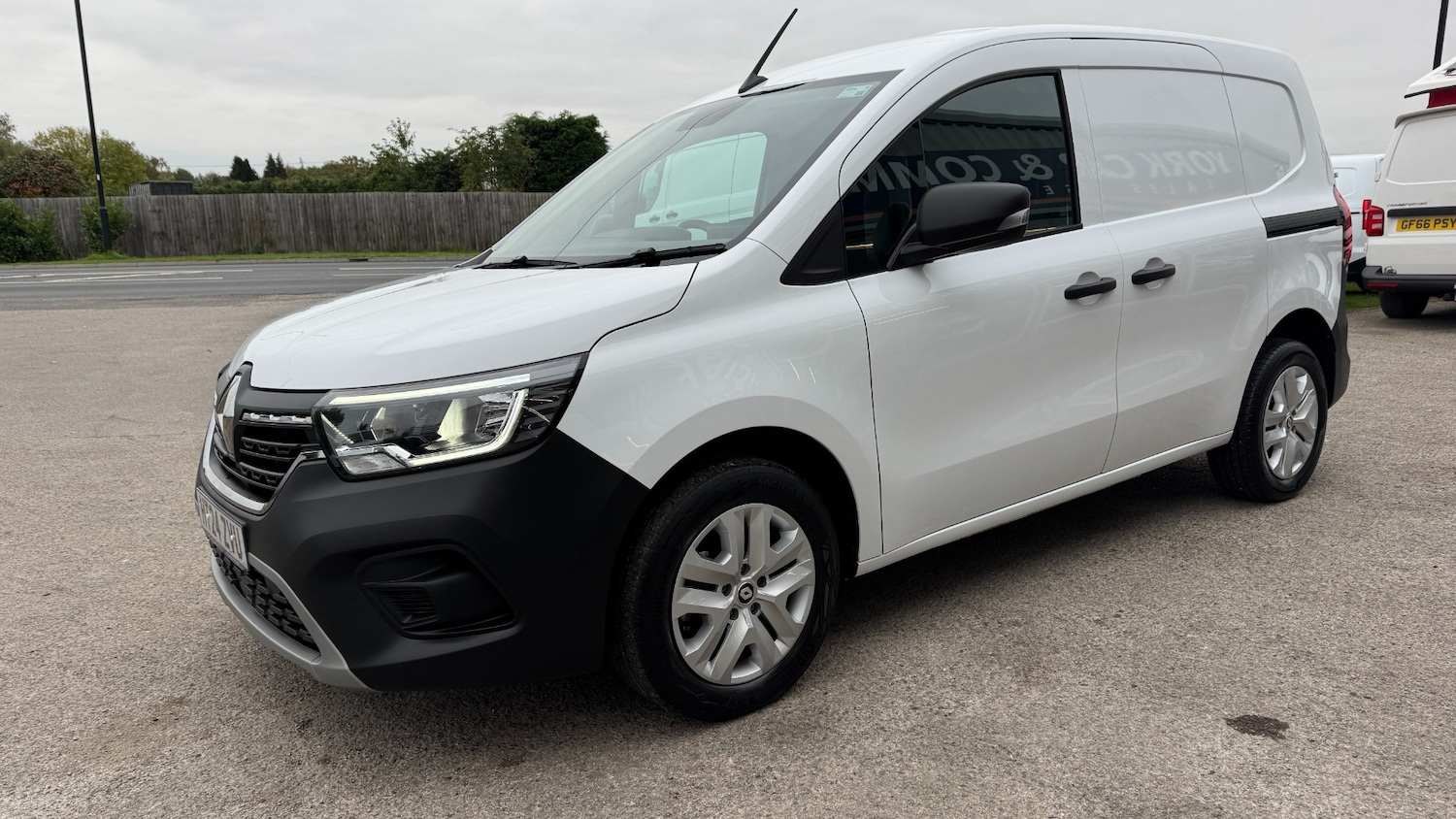 Used Renault Kangoo 2024 for sale - 76309720: Photo 3