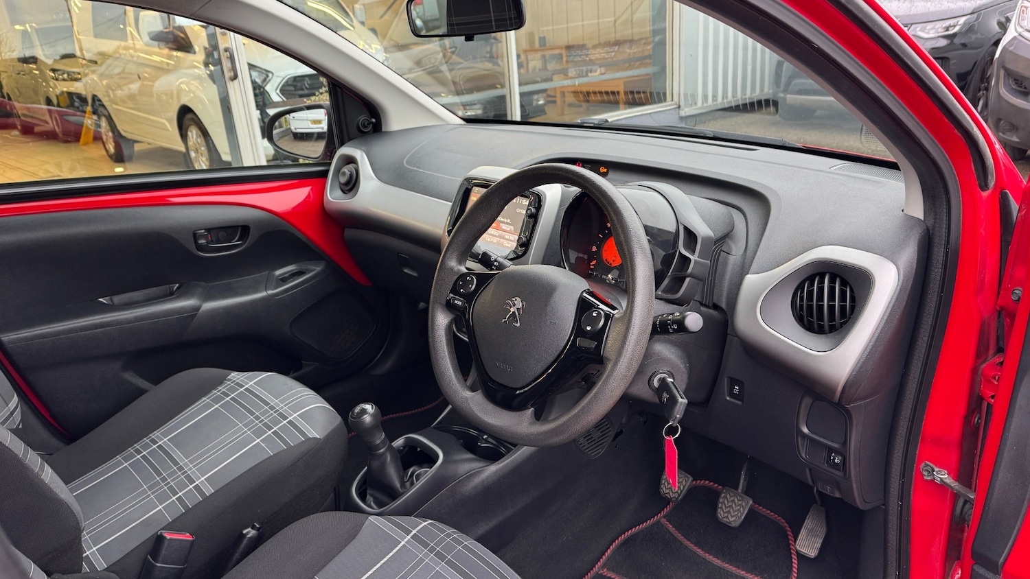 Used Peugeot 108 2017 for sale - 76663584: Photo 8