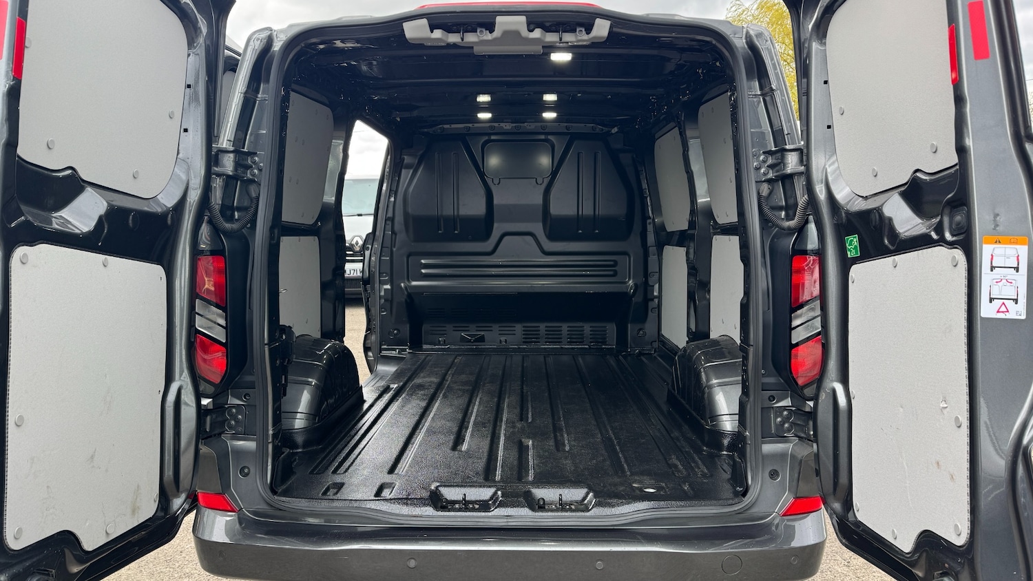 Used Ford Transit Custom 2024 for sale - 78133654: Photo 7