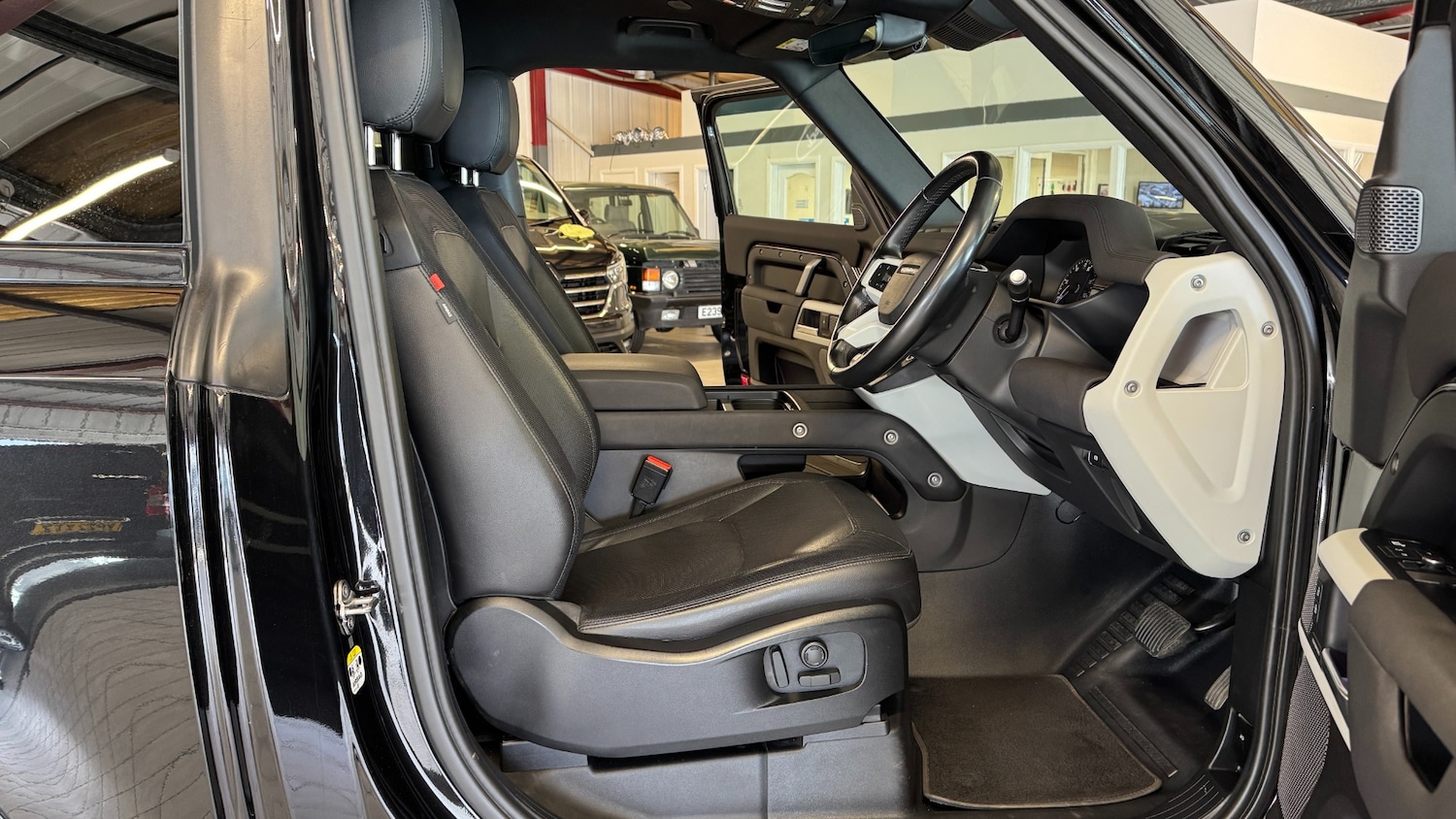 Used Land Rover Defender 2022 for sale - 78055413: Photo 12