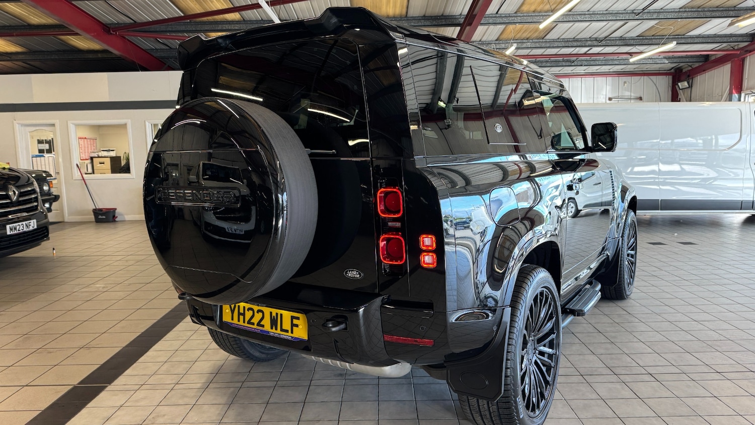 Used Land Rover Defender 2022 for sale - 78055413: Photo 4