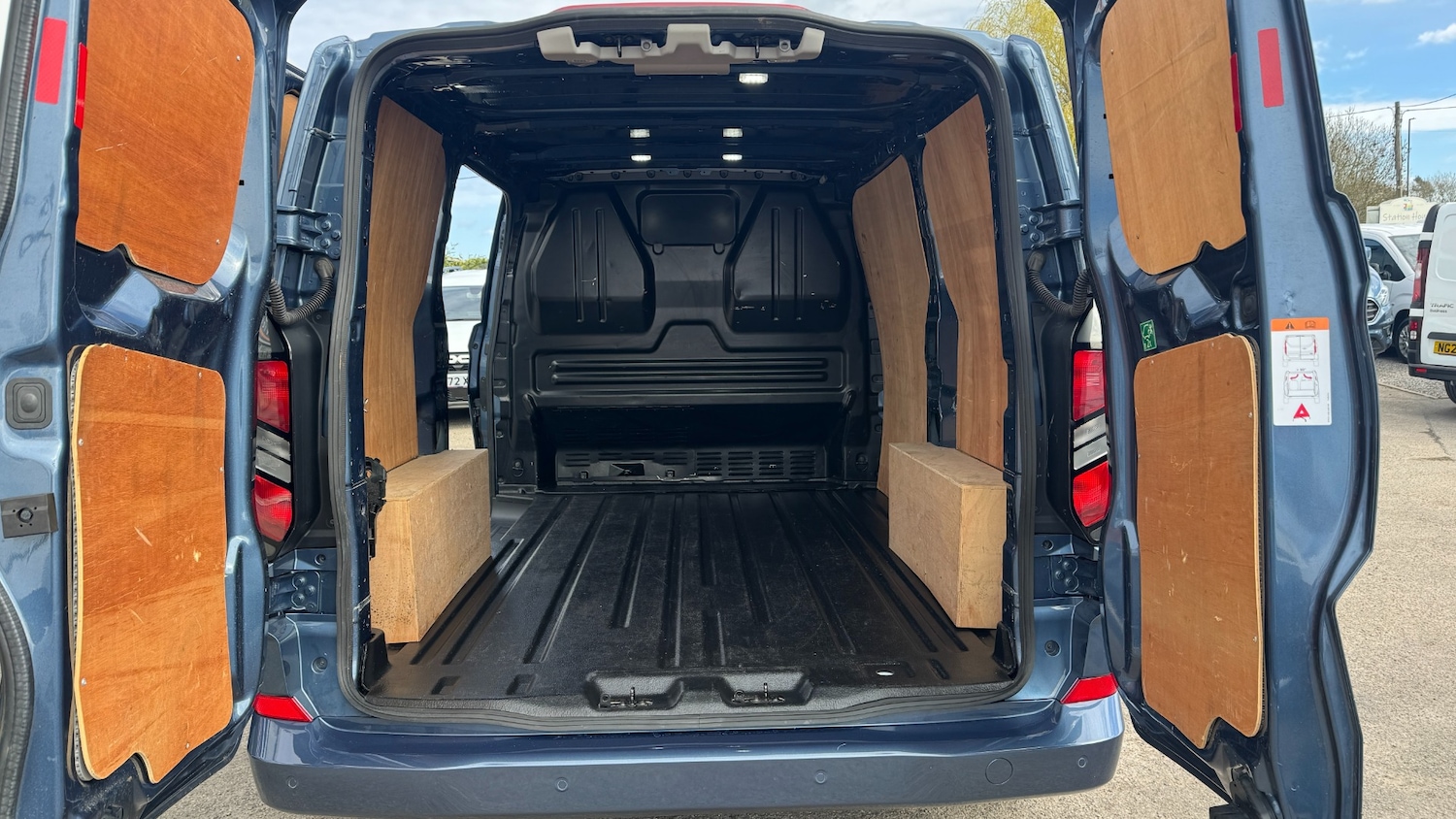 Used Ford Transit Custom 2024 for sale - 78038390: Photo 8