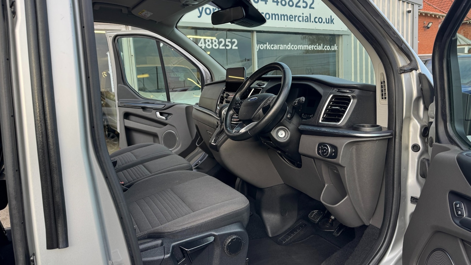 Used Ford Tourneo Custom 2020 for sale - 76861952: Photo 7