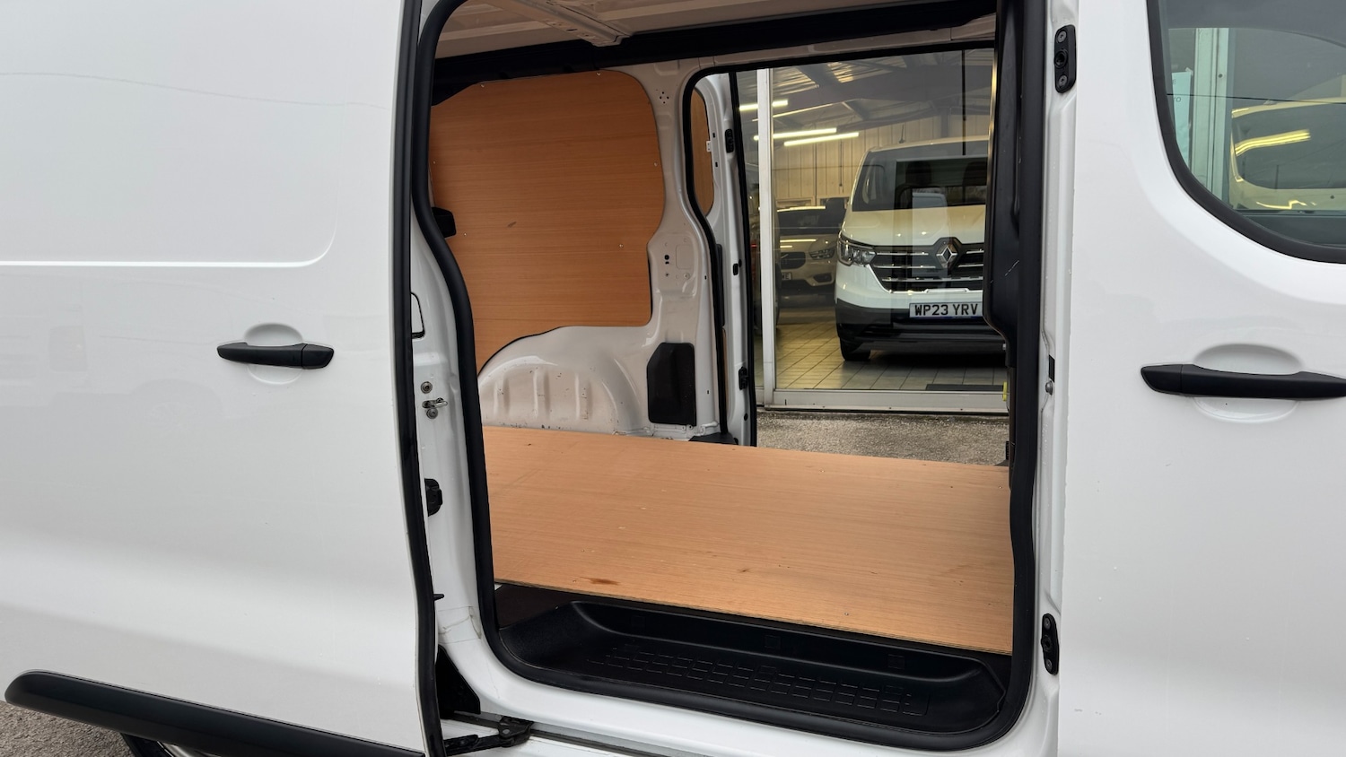 Used Peugeot Expert 2022 for sale - 77034475: Photo 9