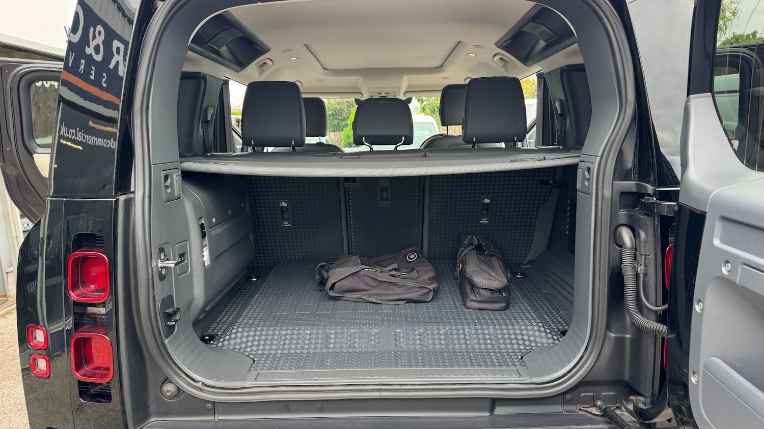 Used Land Rover Defender 2021 for sale - 76243225: Photo 12