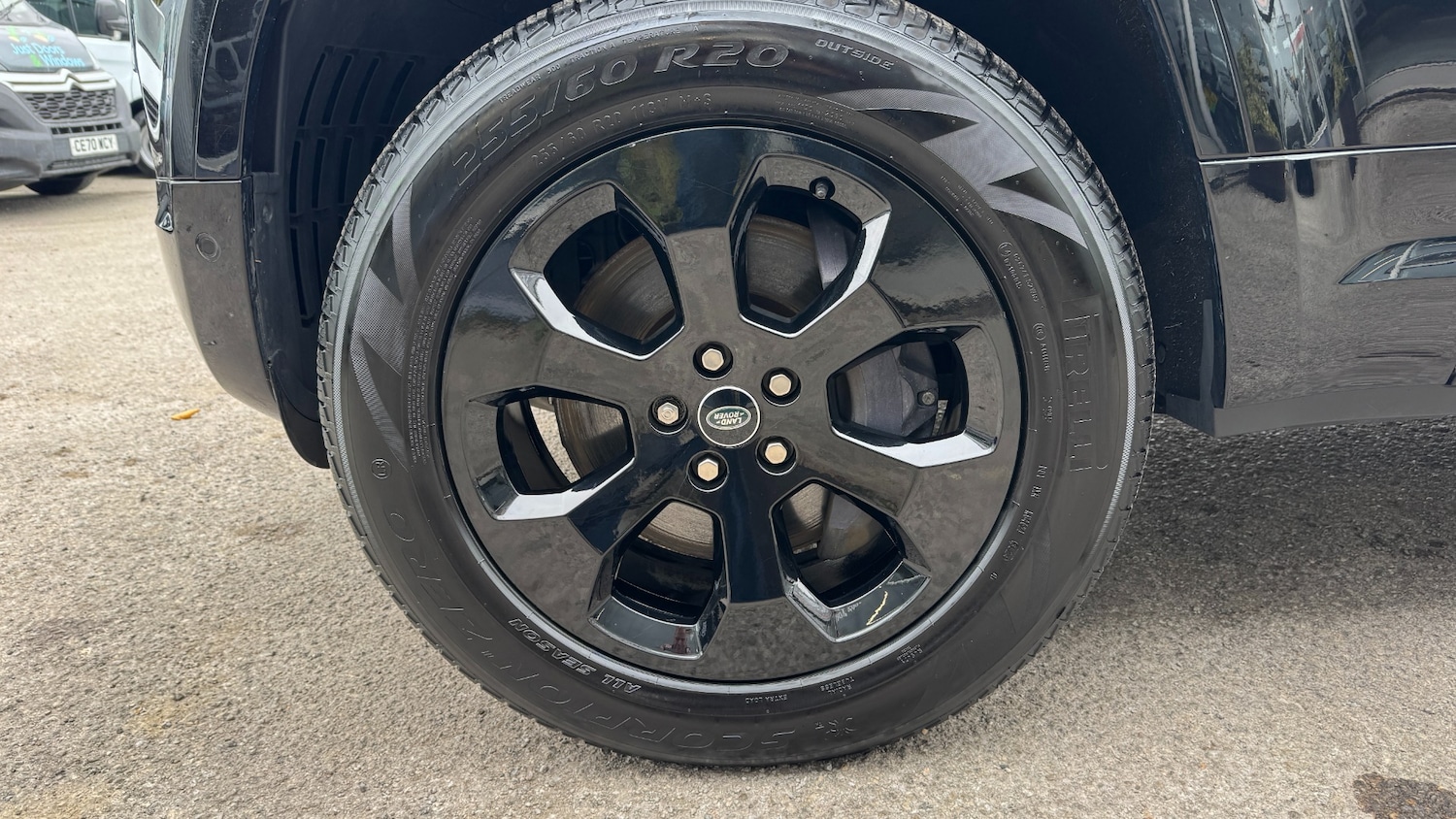 Used Land Rover Defender 2021 for sale - 76243225: Photo 7