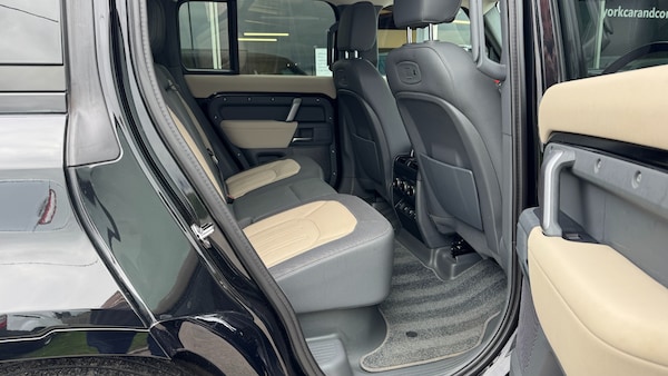 Used Land Rover Defender 2021 for sale - 76243225: Photo 9