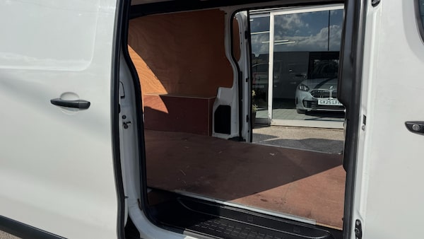 Used Vauxhall Vivaro 2020 for sale - 76117388: Photo 9