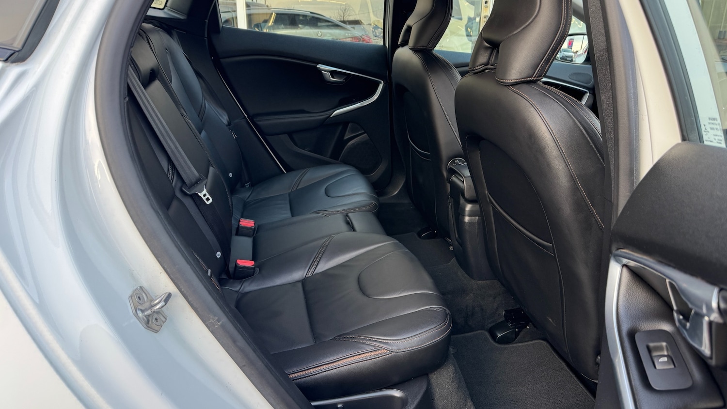 Used Volvo V40 2019 for sale - 77233610: Photo 10