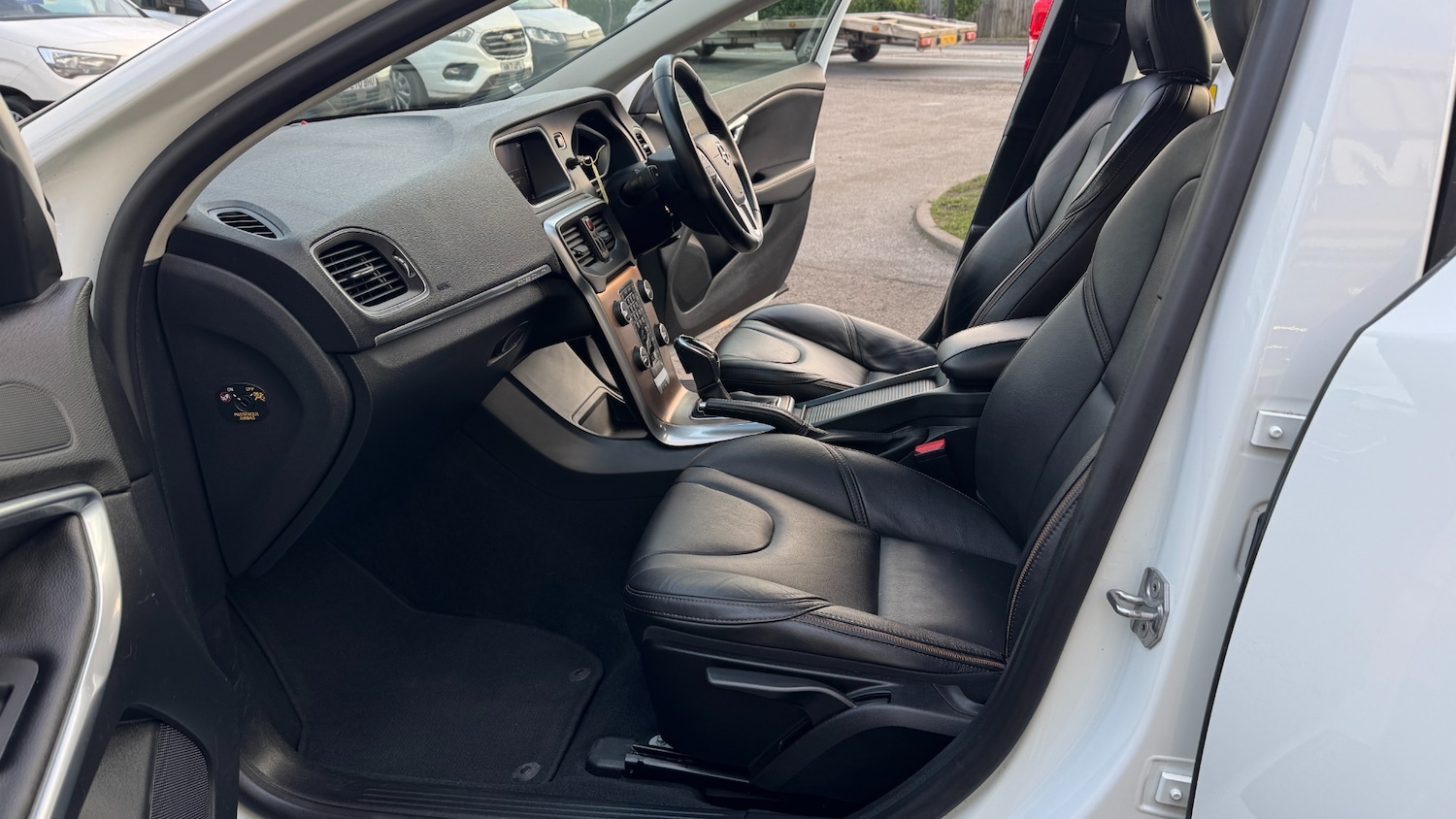 Used Volvo V40 2019 for sale - 77233610: Photo 12