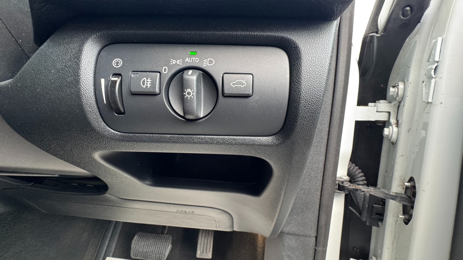 Used Volvo V40 2019 for sale - 77233610: Photo 18