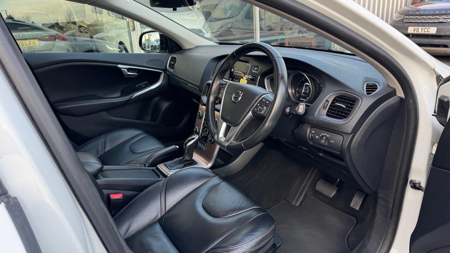 Used Volvo V40 2019 for sale - 77233610: Photo 9