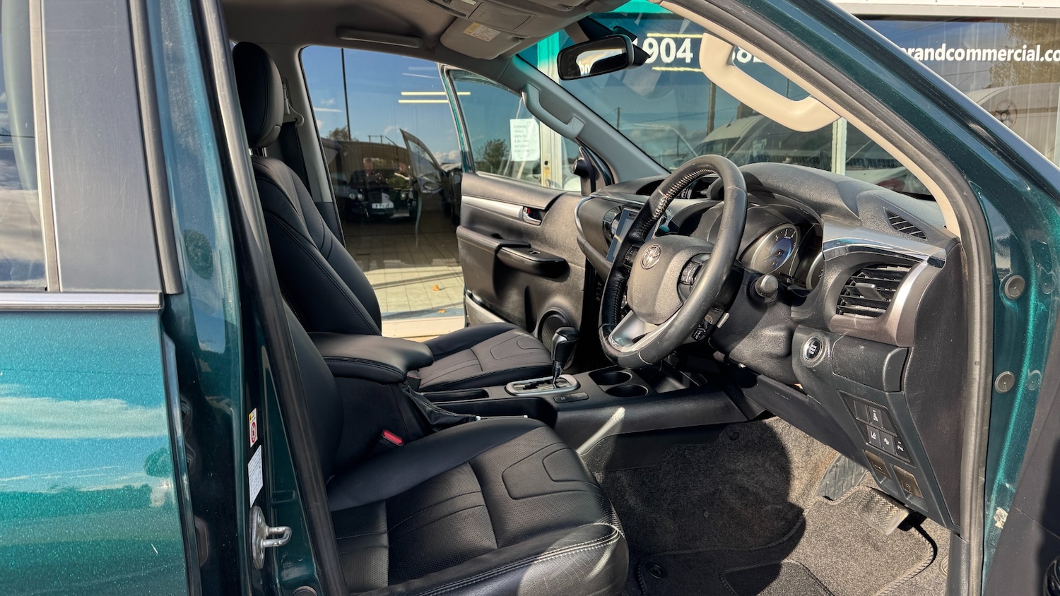 Used Toyota Hilux 2017 for sale - 76374131: Photo 8