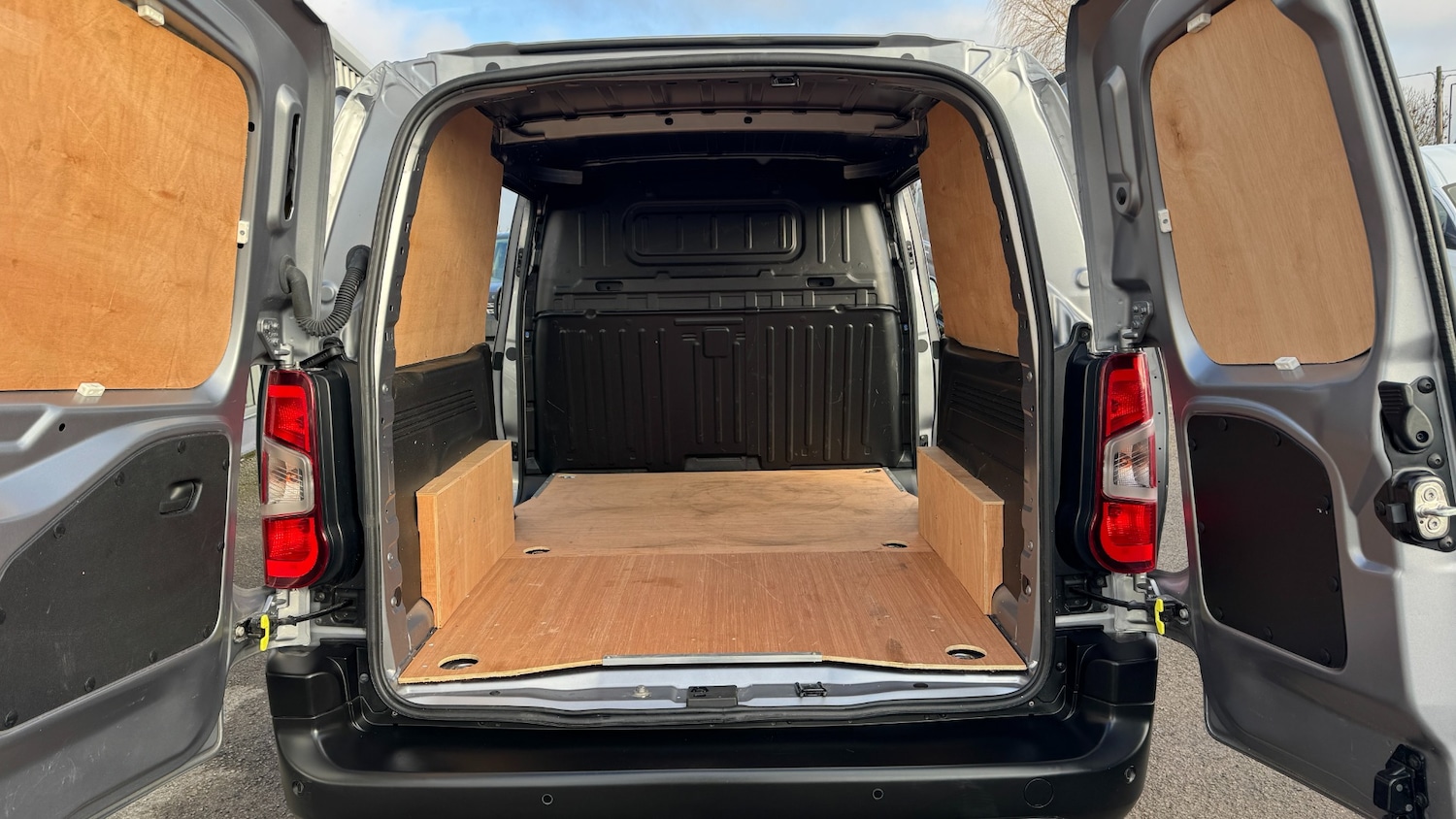 Used Vauxhall Combo 2023 for sale - 77233617: Photo 7