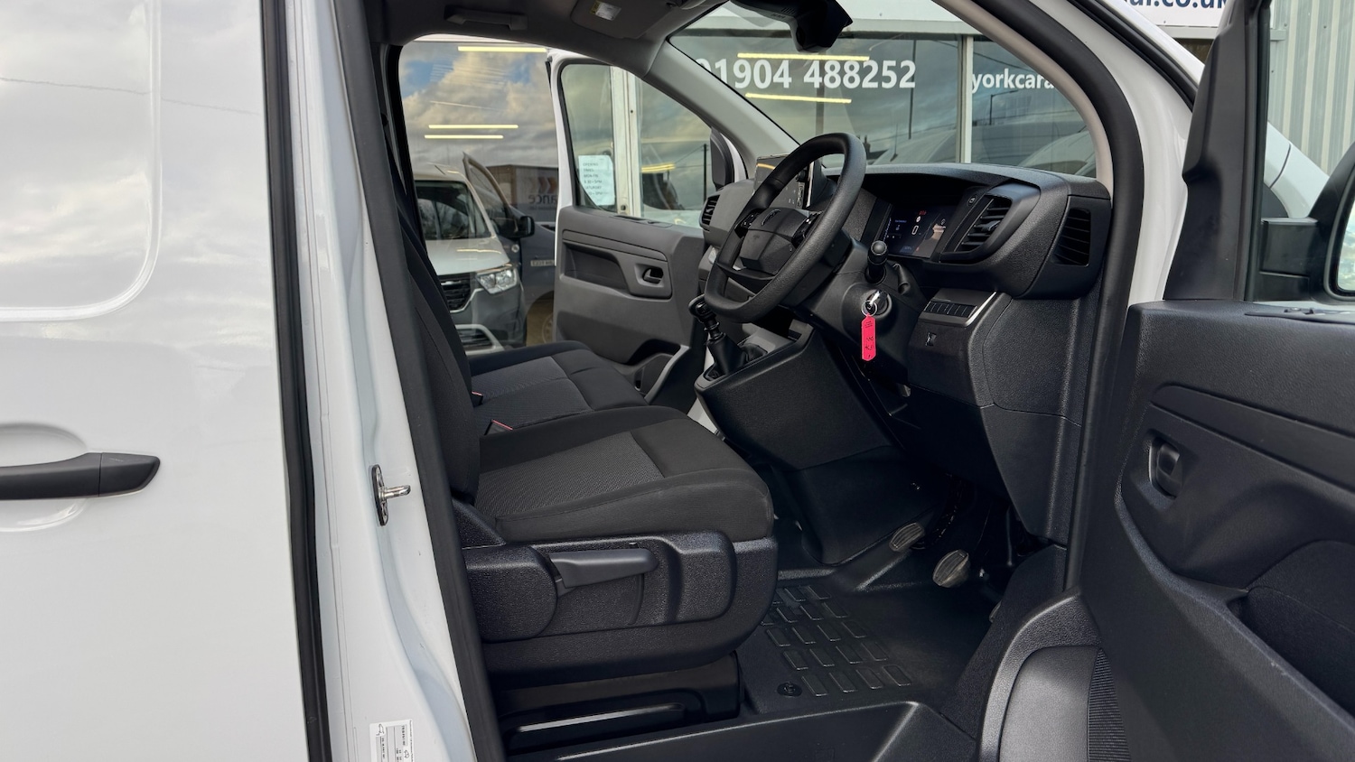 Used Peugeot Expert 2024 for sale - 76588329: Photo 11