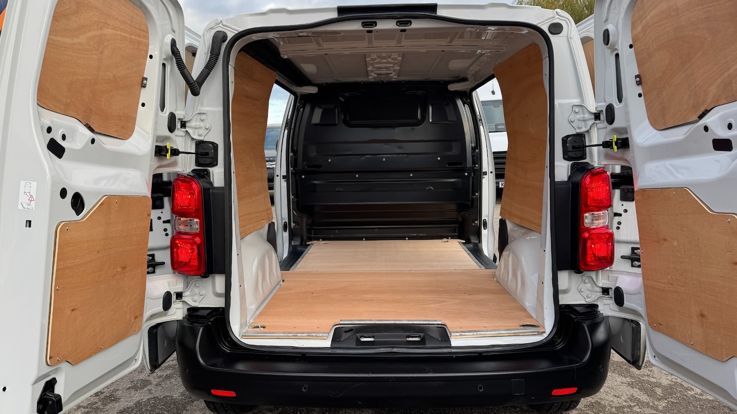 Used Peugeot Expert 2024 for sale - 76588329: Photo 7