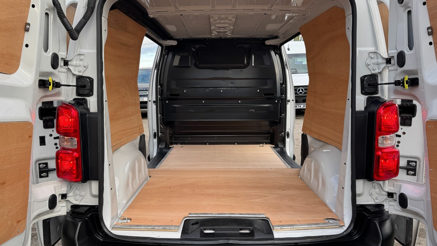 Used Peugeot Expert 2024 for sale - 76588329: Photo 8