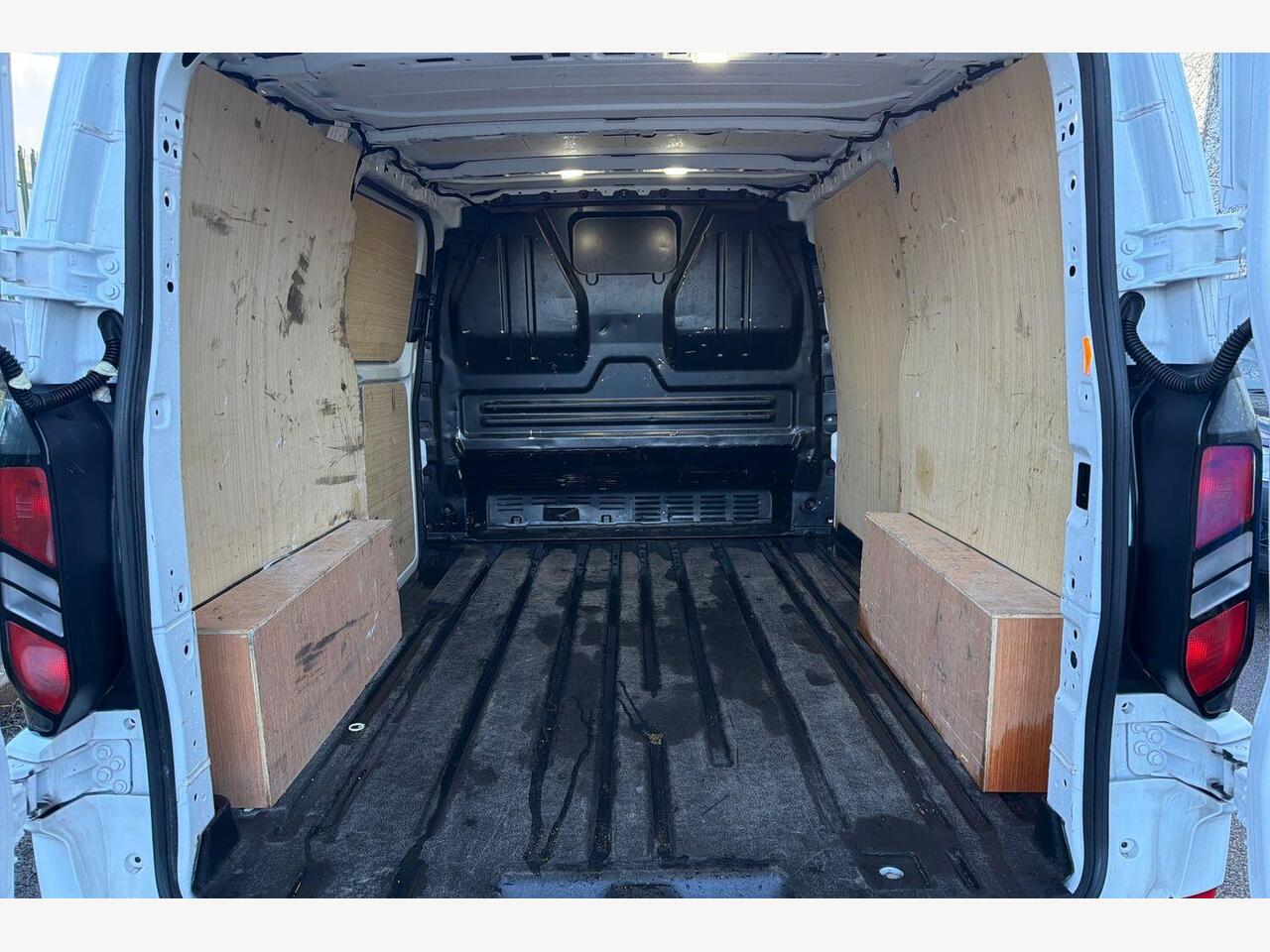 Used Ford Transit Custom 2024 for sale - 77372723: Photo 2