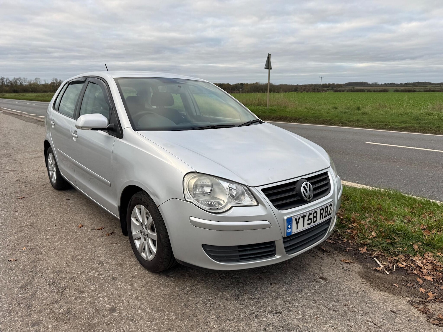 Used Volkswagen Polo 2008 for sale - 76596984: Photo 2