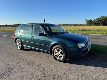 Used Volkswagen Golf 2002 for sale - 76032417: Photo