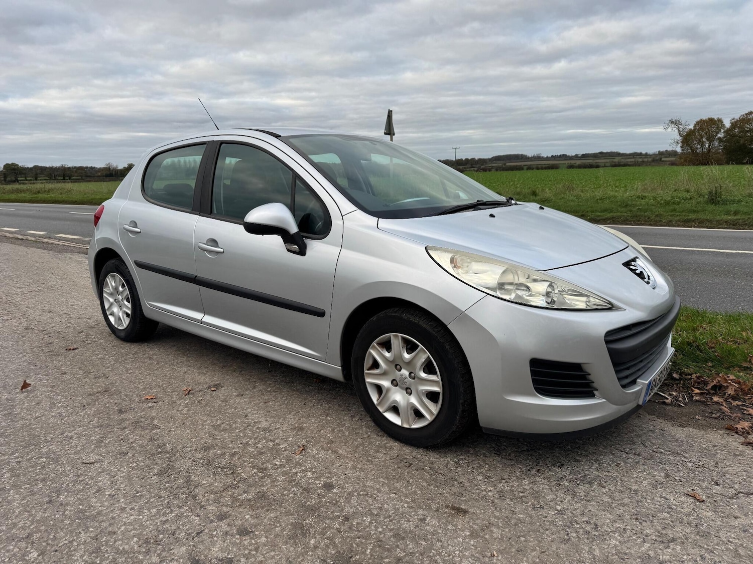 Used Peugeot 207 2010 for sale - 76597215: Photo 10