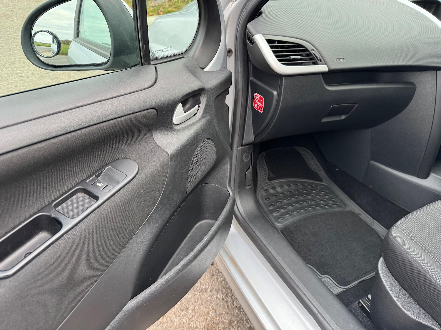 Used Peugeot 207 2010 for sale - 76597215: Photo 45