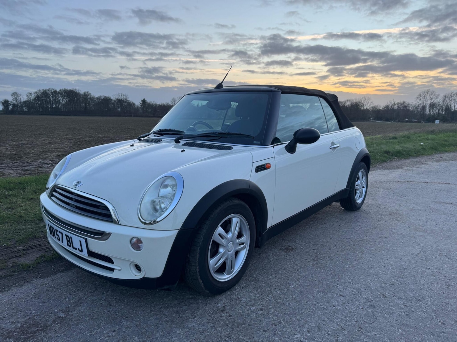 Used MINI Convertible 2007 for sale - 77710304: Photo 4