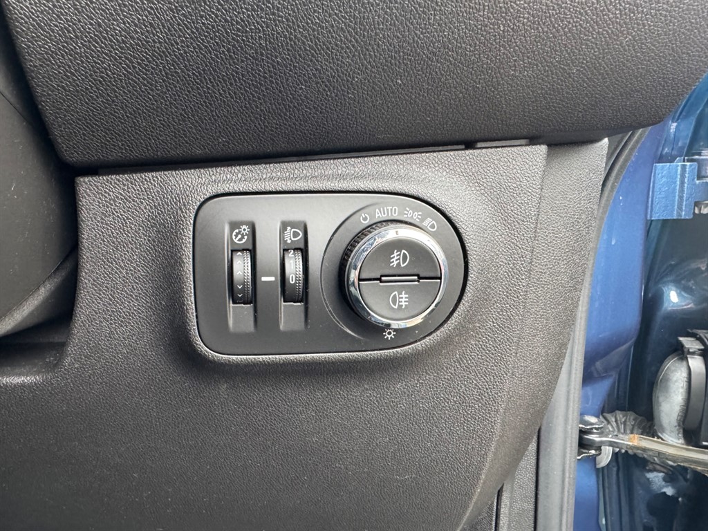 Used Vauxhall Corsa 2015 for sale - 77795235: Photo 16