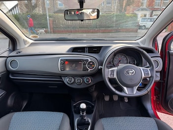 Used Toyota Yaris 2013 for sale - 77019964: Photo