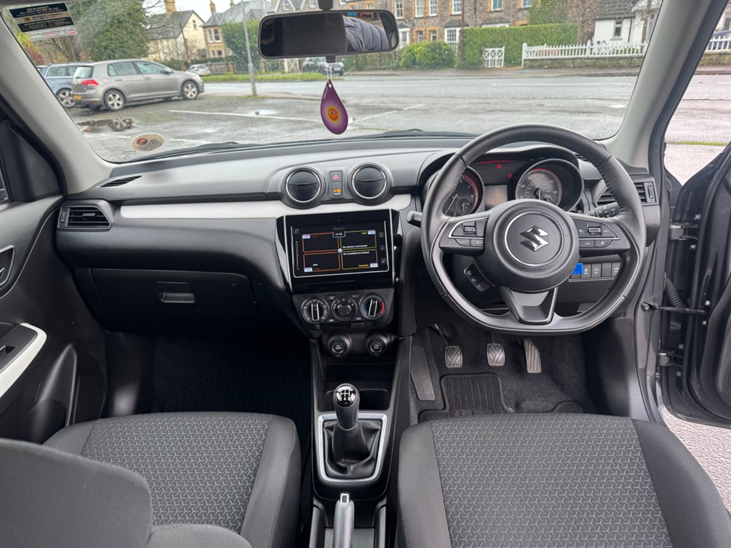 Used Suzuki Swift 2023 for sale - 76818096: Photo 2