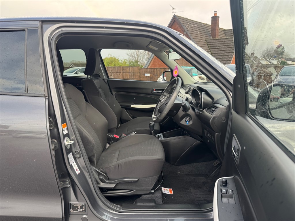 Used Suzuki Swift 2023 for sale - 76818096: Photo 21