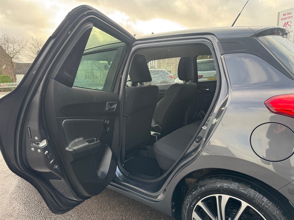 Used Suzuki Swift 2023 for sale - 76818096: Photo 37