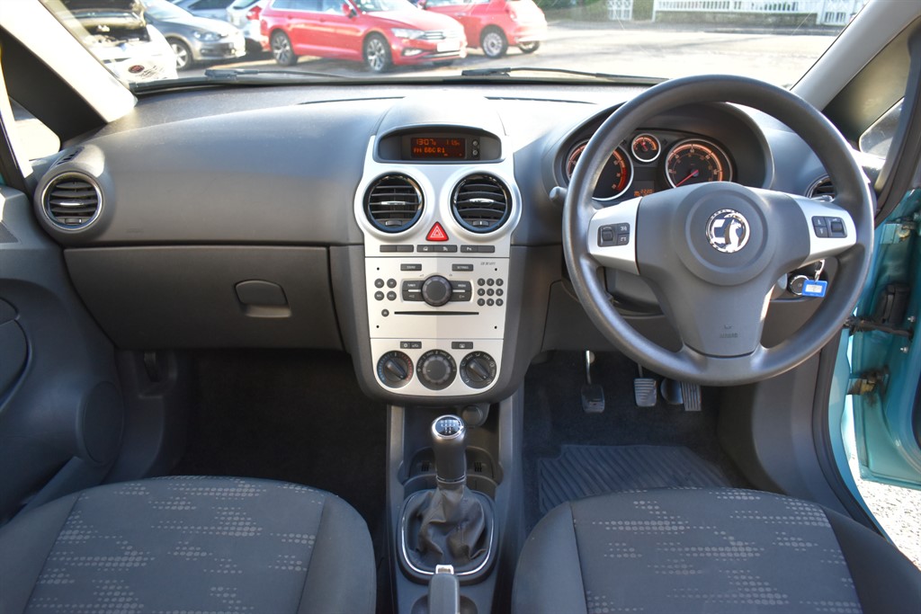 Used Vauxhall Corsa 2012 for sale - 77079297: Photo 2