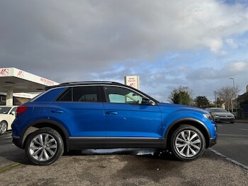Used Volkswagen T-Roc 2018 for sale - 77235679: Photo
