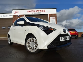 2019 - VVT-I X-PLAY X-SHIFT 5-Door