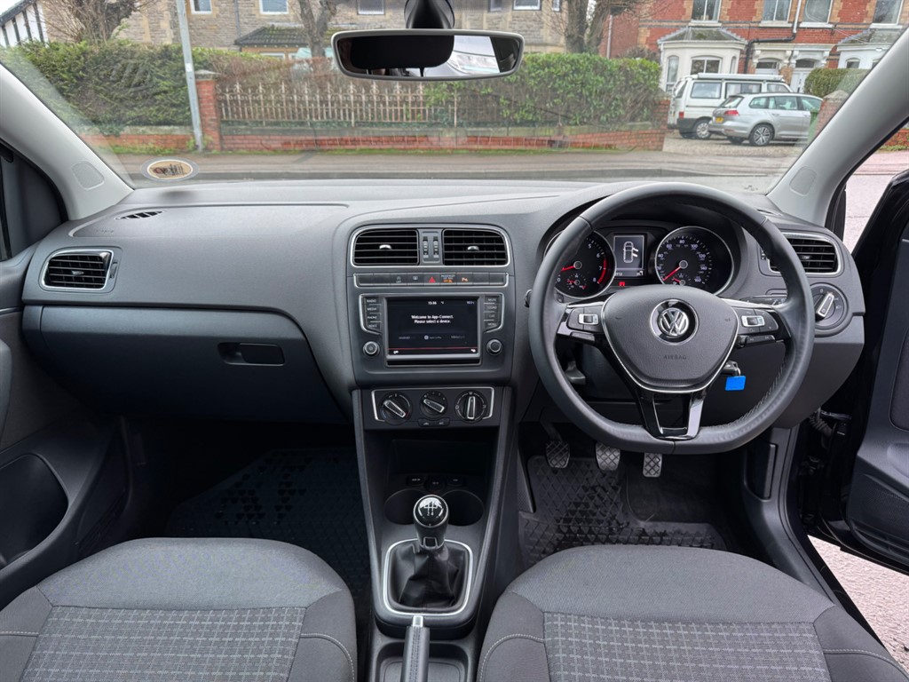 Used Volkswagen Polo 2016 for sale - 77399376: Photo 2