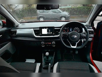 Used Kia Stonic 2019 for sale - 76818082: Photo