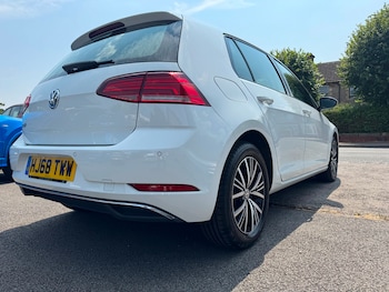 Used Volkswagen Golf 2018 for sale - 79243946: Photo